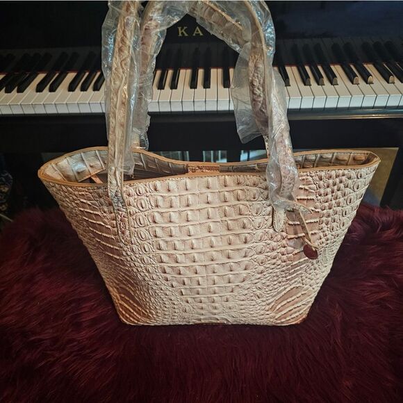 KHAKI & CREAM CROC TOTE - Picture 7 of 8